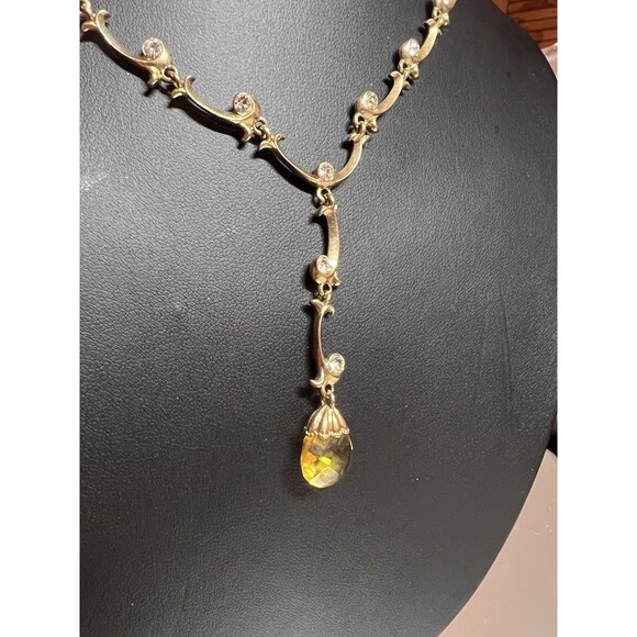 Vintage Avon Necklace Y-Drop Yellow Briolette Scalloped Gold‎ Tone Chain 18" - Picture 3 of 3